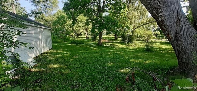 965 Walton - Studio in Pontiac, MI - Building Photo - Building Photo