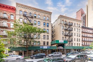 222 E 82nd St in New York, NY - Building Photo