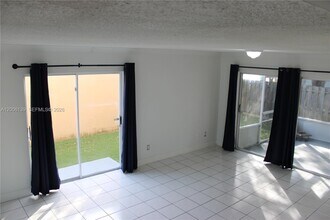 15167 SW 94th Terrace in Miami, FL - Building Photo - Building Photo