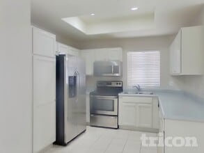 1406 W Emerald Ave in Mesa, AZ - Foto de edificio - Building Photo