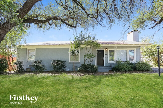 property at 1624 Oakland Blvd