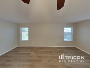 1437 Lauren Dr in Burleson, TX - Building Photo - Building Photo