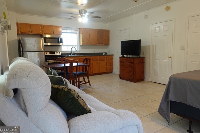 property at 5225 Covington Hwy