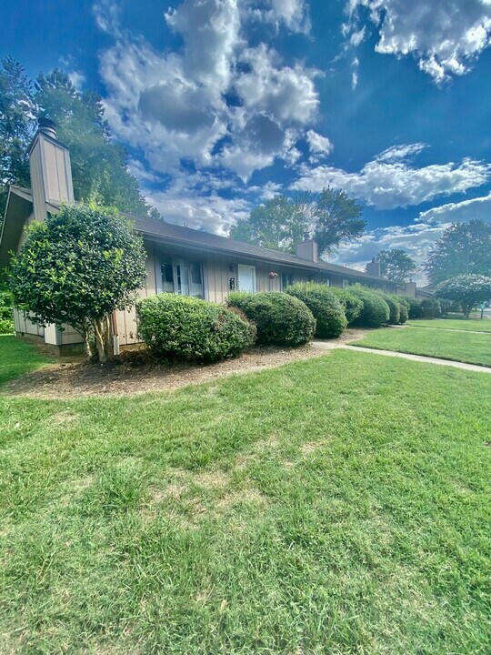 Colony Garden Apartments in Salisbury, NC - Building Photo