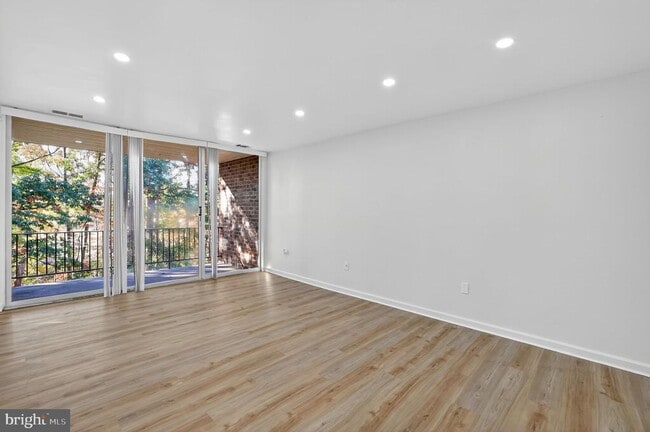 8481 Greenbelt Rd in Greenbelt, MD - Building Photo - Building Photo