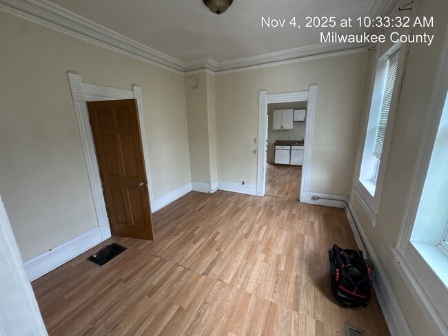 916 S 11th St, Unit A in Milwaukee, WI - Building Photo - Building Photo