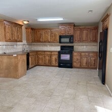 613 W Market St in Warrensburg, MO - Building Photo - Building Photo
