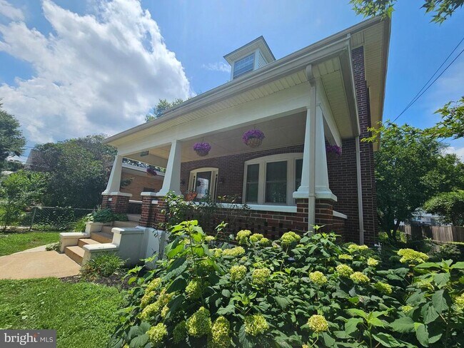 406 Virginia Ave in Front Royal, VA - Building Photo - Building Photo