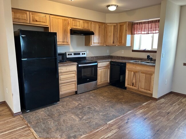property at 912 S Main St