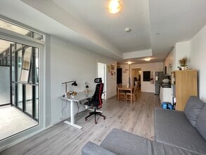 108 Garment St in Kitchener, ON - Building Photo - Building Photo