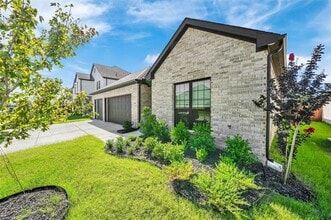 260 Lakeside Dr in Lavon, TX - Building Photo - Building Photo