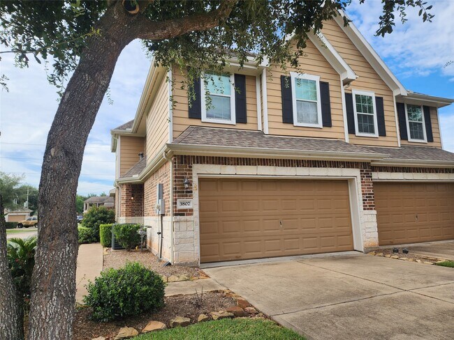 3807 Waterford Bend in Missouri City, TX - Foto de edificio - Building Photo