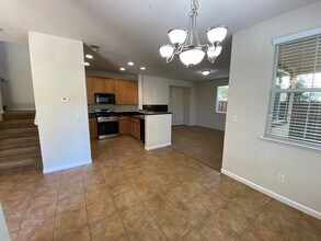 8461 Crystal Walk Cir in Elk Grove, CA - Building Photo - Building Photo