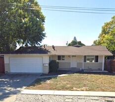 953 Duar Dr in Concord, CA - Building Photo