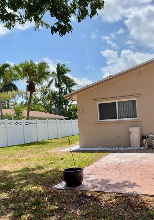 238 SW 7th St in Dania Beach, FL - Building Photo - Building Photo