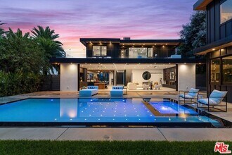 9031 Alto Cedro Dr in Beverly Hills, CA - Building Photo - Building Photo