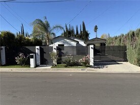 5527 Beckford Ave in Los Angeles, CA - Building Photo