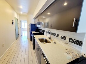 1811 N Gratz St, Unit #2 in Philadelphia, PA - Foto de edificio - Building Photo