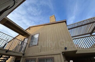 4052 W Meadow Ave in Visalia, CA - Building Photo