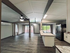 350 Ulupaina St in Kailua, HI - Building Photo - Building Photo