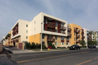 Runway in Playa Vista, CA - Foto de edificio - Building Photo