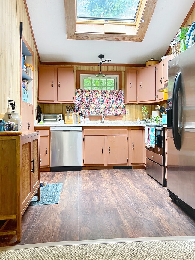 489 N Roast Meat Hill Rd in Killingworth, CT - Building Photo - Building Photo