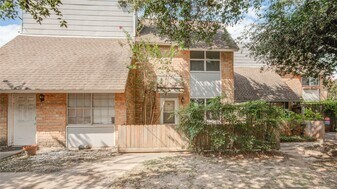 1433 Cedar Post Ln in Houston, TX - Building Photo