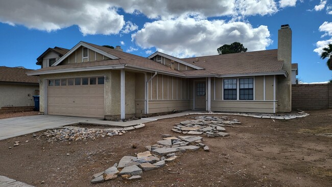 7411 Newcrest Cir in Las Vegas, NV - Building Photo - Building Photo