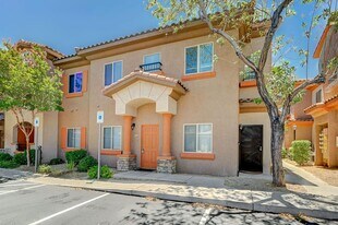 7701 W Robindale Rd in Las Vegas, NV - Building Photo