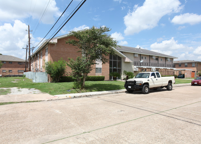 9616 Kapri Ln in Houston, TX - Foto de edificio - Building Photo