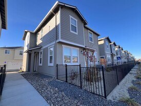455 Blackbird Ln in Gardnerville, NV - Building Photo