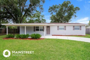 583 Madeira Dr in Orange Park, FL - Building Photo