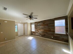 7437 Bloomsbury Way in Elk Grove, CA - Building Photo - Building Photo