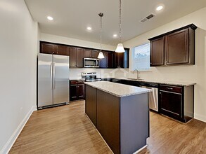 212 Lake Vista Dr in Loganville, GA - Building Photo - Building Photo