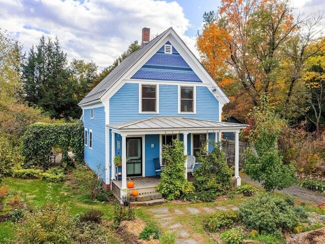 property at 76 Hawthorn St