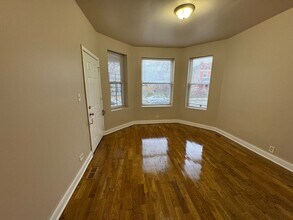 4827 W Van Buren St in Chicago, IL - Building Photo - Building Photo