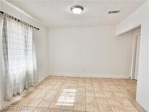3209 El Morro Ave in Las Vegas, NV - Foto de edificio - Building Photo