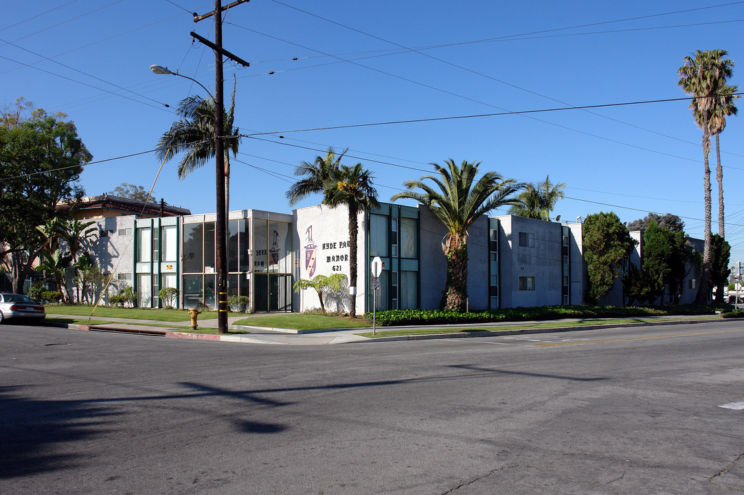 Hyde Park Manor in Inglewood, CA - Building Photo