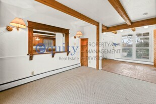 1941 E Woodside Dr in Holladay, UT - Building Photo