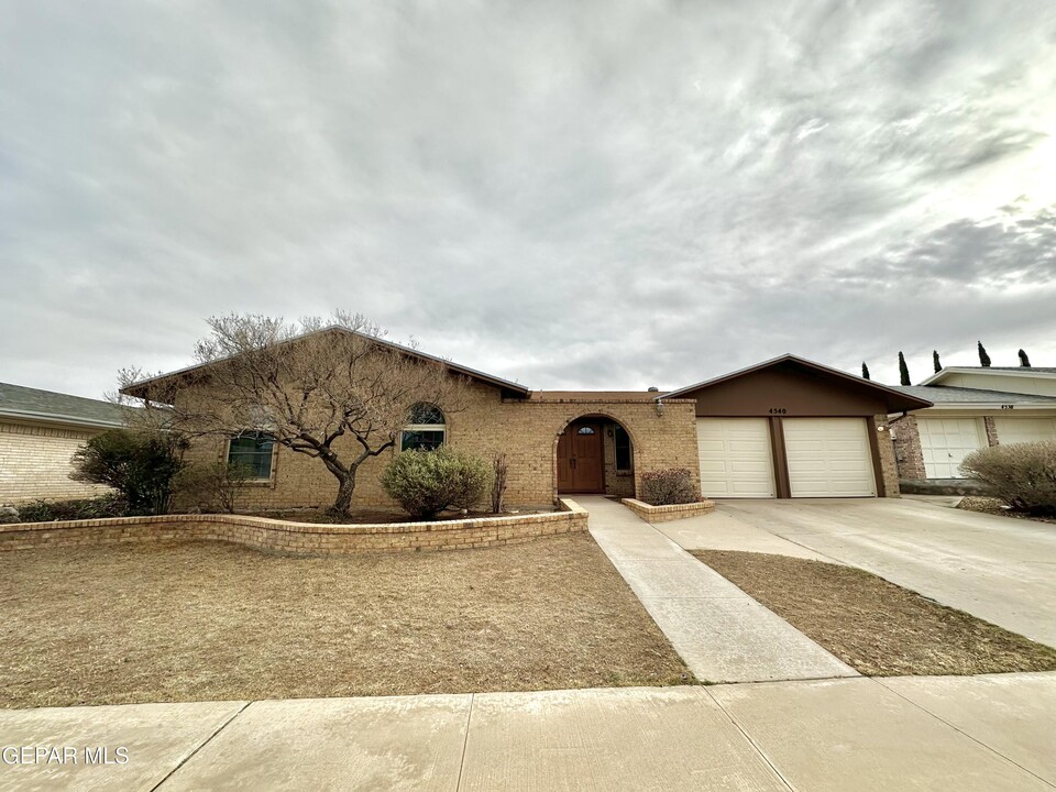 4540 Croton Cir in El Paso, TX - Building Photo