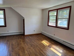 63 I U Willets Rd in Albertson, NY - Building Photo - Building Photo