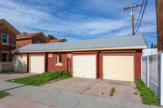 2100 Earl Ave in Long Beach, CA - Building Photo - Building Photo