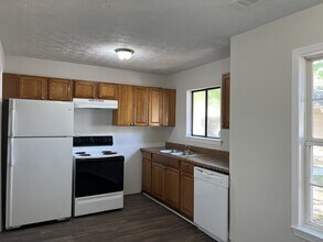 5812 Trent Walk Dr in Stonecrest, GA - Building Photo - Building Photo