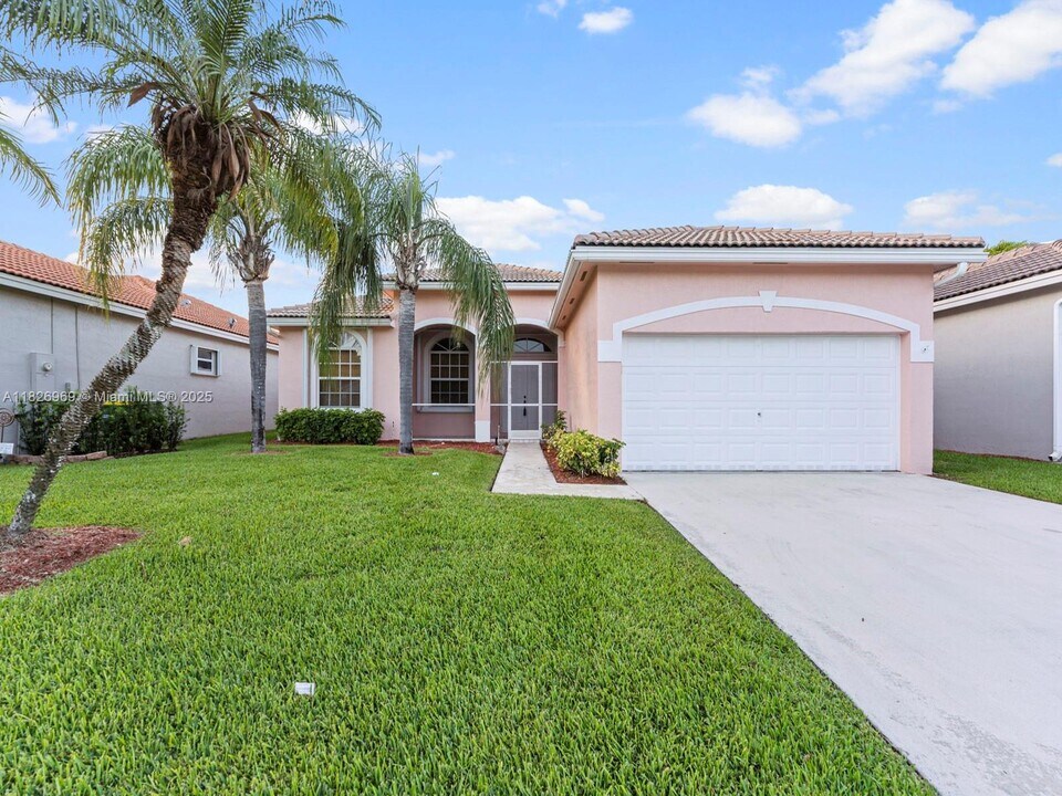 2405 SE 4th Pl in Homestead, FL - Building Photo
