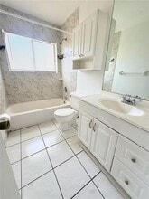 11352 Royal Palm Blvd in Coral Springs, FL - Foto de edificio - Building Photo