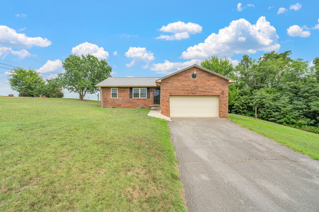 2832 Vicksburg Ln in Strawberry Plains, TN - Building Photo - Building Photo