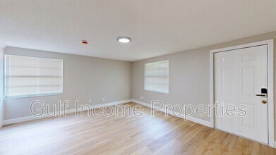 2515 30th Ave Dr E in Bradenton, FL - Building Photo - Building Photo
