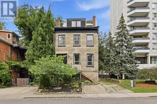 98 Duke St in Hamilton, ON - Building Photo