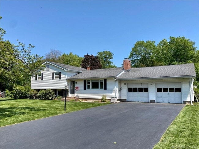 14 Stonegate Dr in Branford, CT - Building Photo - Building Photo