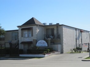 Concord Apartments in Houston, TX - Building Photo - Building Photo